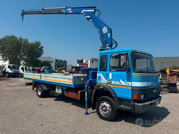 IVECO 115 - 17 CASSONE + GRU PM 10002 DIETRO CABIN