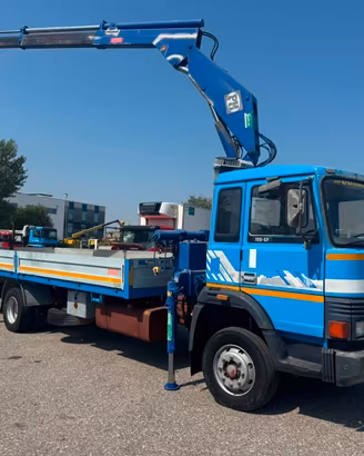 IVECO 115 - 17 CASSONE + GRU PM 10002 DIETRO CABIN