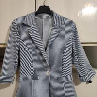 Giacca a righe bianche e blu di cotone leggero