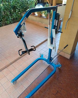 SOLLEVATORE ELETTRICO PER DISABILI o ANZIANI