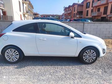 Opel corsa bianca