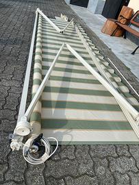 Tenda da sole a braccia elettrica