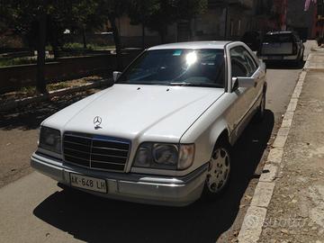Mercedes E200 coupe'