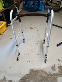 Deambulatore da appartamento con ruote