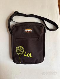 borsa a tracolla KooKie nera presenta una stampa d