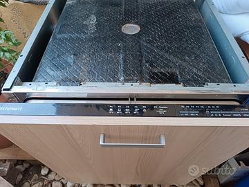 lavastoviglie ZEROWATT  a incasso