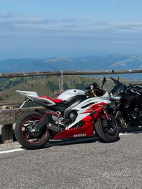 YAMAHA R6 - 2008