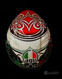 Casco AGV Horizon con grafica tricolore.