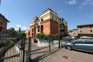 4 LOCALI A CANOSSA