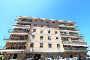 3 LOCALI A NAPOLI