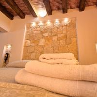 Monolocale a bordo piscina vicino al mare