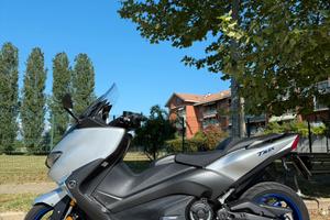 T Max 530 SX