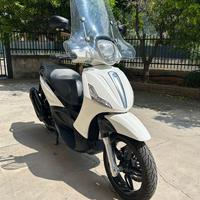 Piaggio Beverly 350 Sport Touring