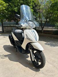 Piaggio Beverly 350 Sport Touring
