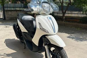 Piaggio Beverly 350 Sport Touring