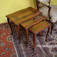 Set di tavolini a incastro stile Luigi XV