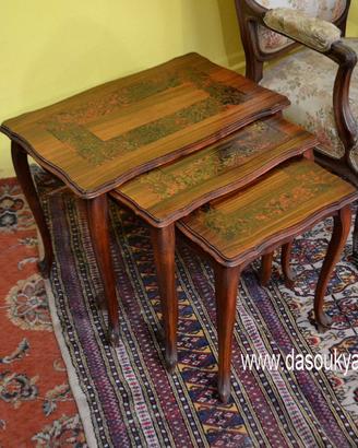 Set di tavolini a incastro stile Luigi XV