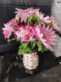 vaso con fiori finti 