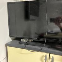 Televisione samsung 28”