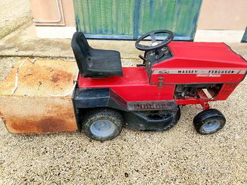 Trattorino tagliaerba 