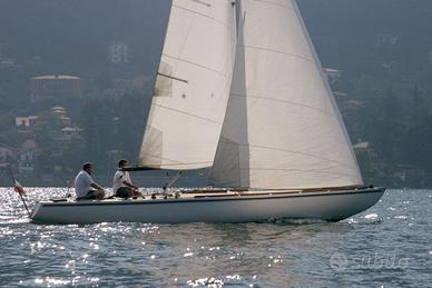 barca a vela in legno