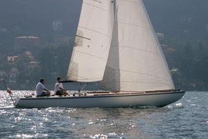 barca a vela in legno