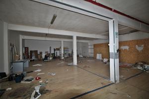 Deposito con ampio parcheggio esterno a Gravina