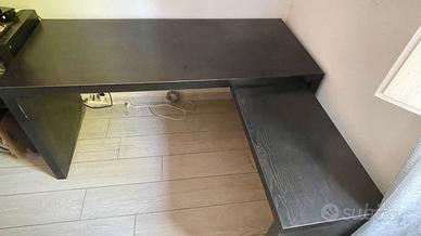 Scrivania in legno