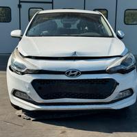 HYUNDAI I20 per ricambi usati 2016