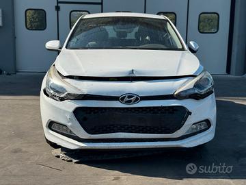 HYUNDAI I20 per ricambi usati 2016