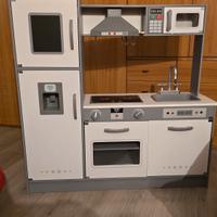 Cucina giocattolo