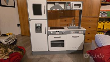 Cucina giocattolo