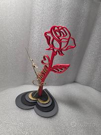  ared Decorazione: Rosa e la scritta MOM.