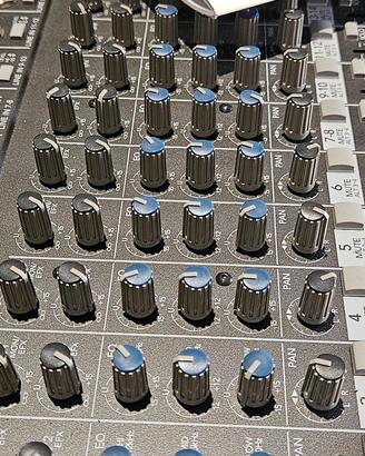 mixer mackie