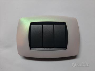 Master Modo, placca 3 posti bianco perla