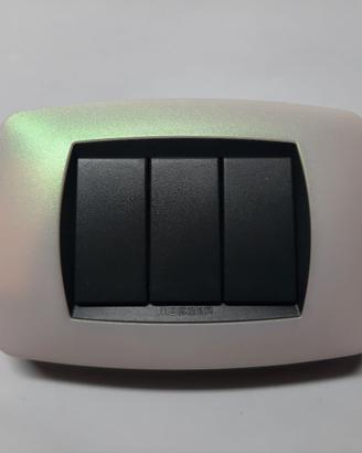 Master Modo, placca 3 posti bianco perla