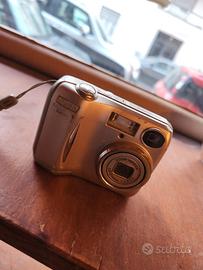 macchina fotografica nikon coolpix 3200 euro 15,00