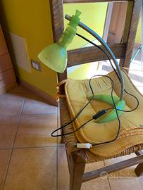 Lampada per scrivania.