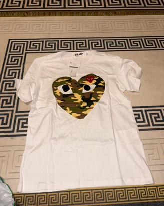 maglietta comme des garcons