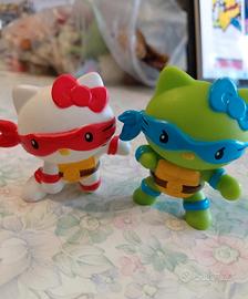 due personaggi Hello Kitty x Tartarughe Ninjia