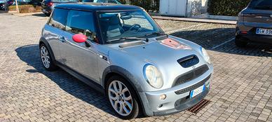 Mini JCW a libretto 