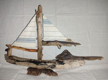 Barca artigianale in legno 