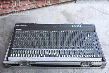 Mixer mackie sr32-4 vlz pro