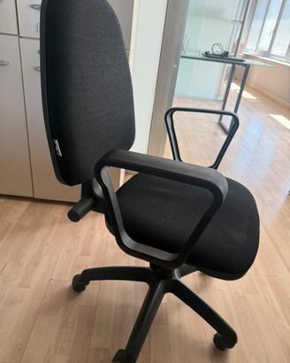 Sedia da ufficio con braccioli