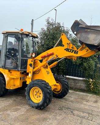 P137 Pala gommata JCB 407 B