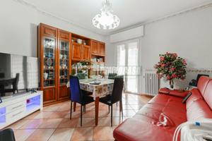 TRILOCALE RISTRUTTURATO DI 90 MQ CON BOX - VIMERCA