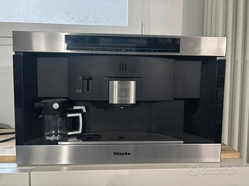 Splendida macchina da caffè più microonde Miele