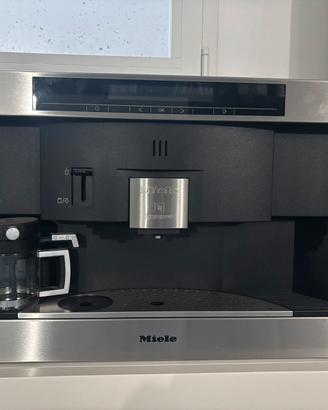 Splendida macchina da caffè più microonde Miele
