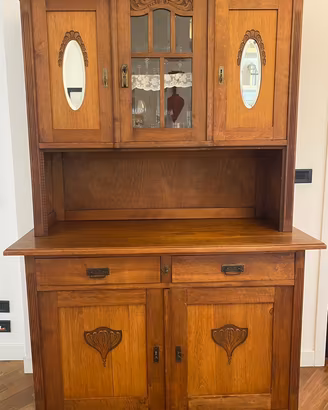 Credenza antica in legno con vetri molati