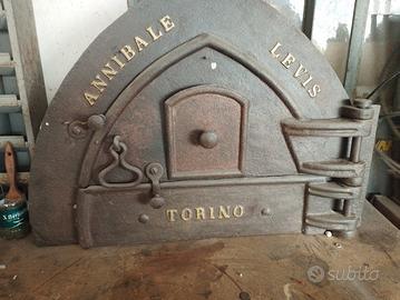 Antica porta da forno 